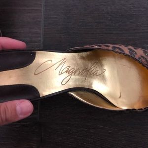 Magnolia cheers heels